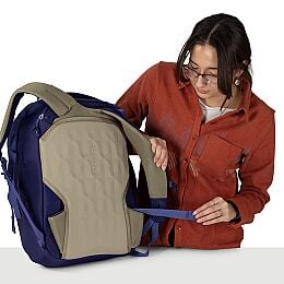 Sojourn Porter™ 30L Travel Pack - US 4388